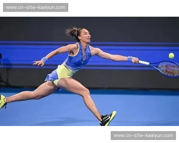 郑钦文迪拜站赛前因突发疾病退赛，由幸运落败者顶替其参赛签位